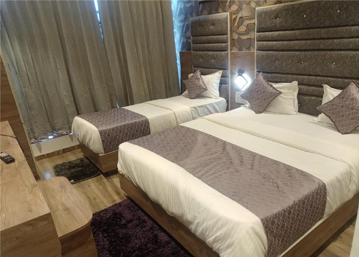 Hotel Lotus Villa アーメダバード エクステリア 写真